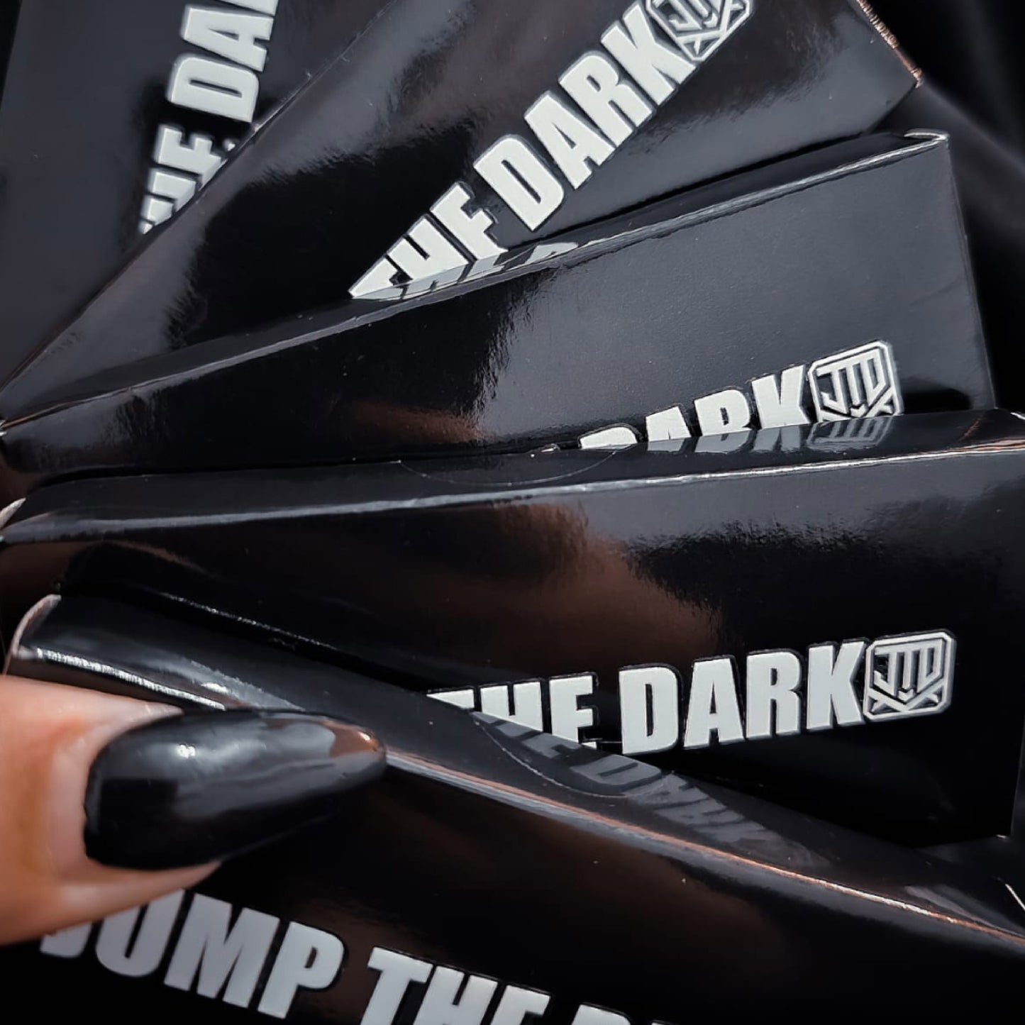 Keyrings Uk - Black Metal Key Clip - Jump The Dark