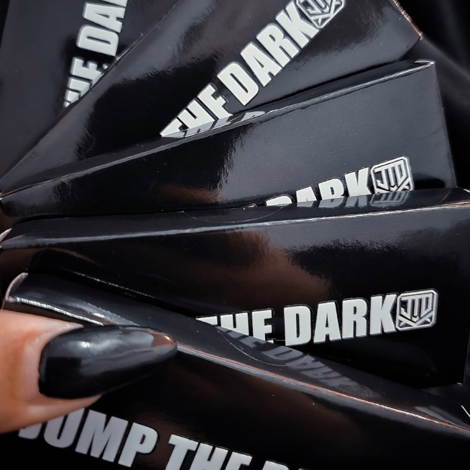 Keyrings Uk - Black Metal Key Clip - Jump The Dark