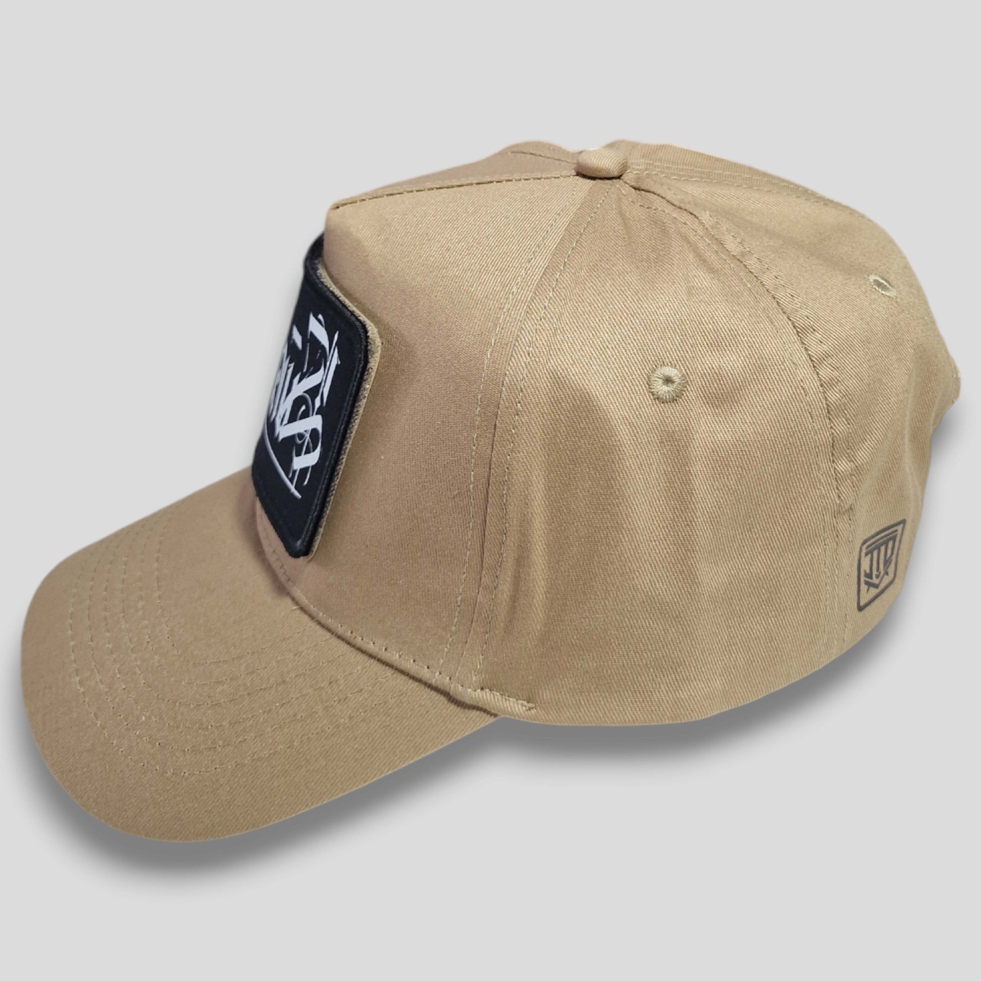 Beige snapback - Urban style - Free patch included - Casual Fit - Jump The Dark